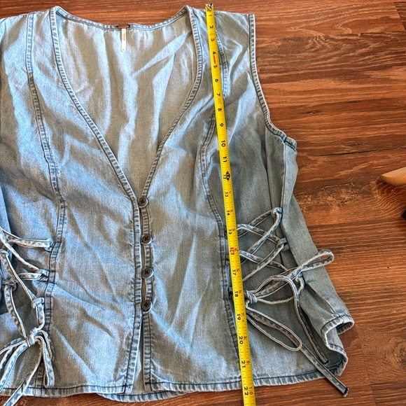 Free People Lala Lace Up Vest Light Denim Wash Women's XL - Picture 11 of 11